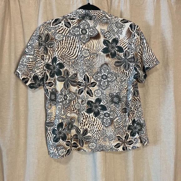 Vintage Short Sleeve Button Up Top - Picture 5 of 5